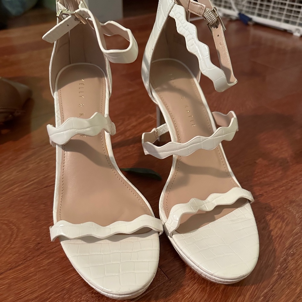 Kelly & Kate White Heels Size 8M